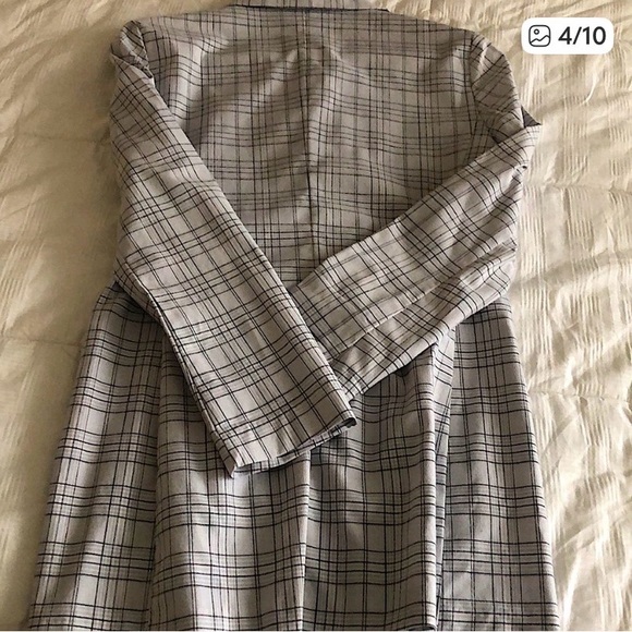 🤍🩶 Theory White and Gray Plaid Blazer 🤍🩶 - Picture 3 of 8